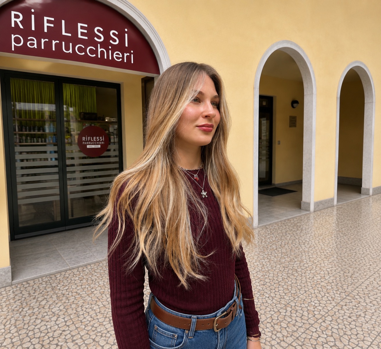 Tecnica di contouring capelli per valorizzare il viso