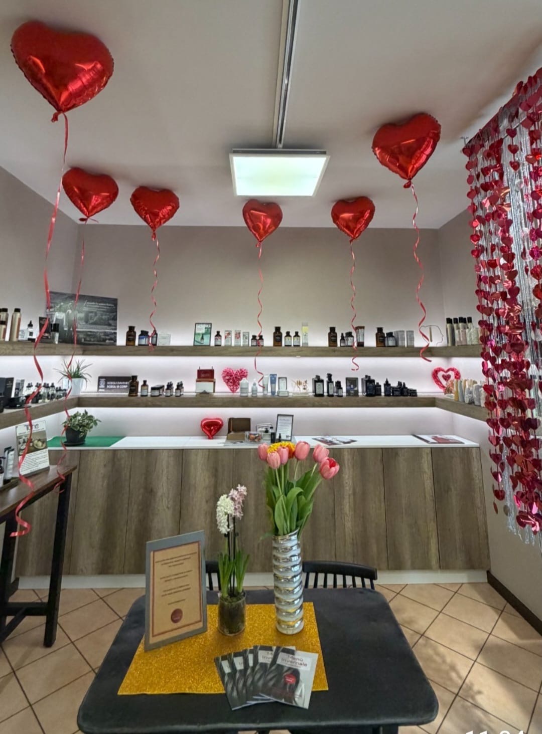 Allestimento San Valentino nel salone Riflessi