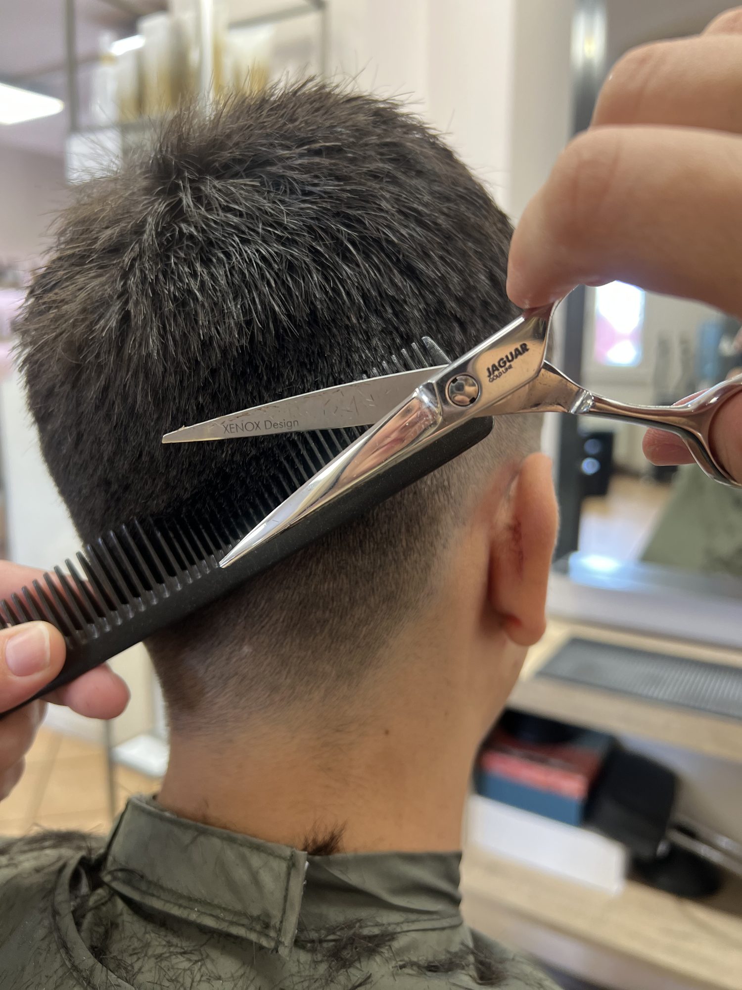 Taglio Uomo, lavoro realizzato nel salone Riflessi